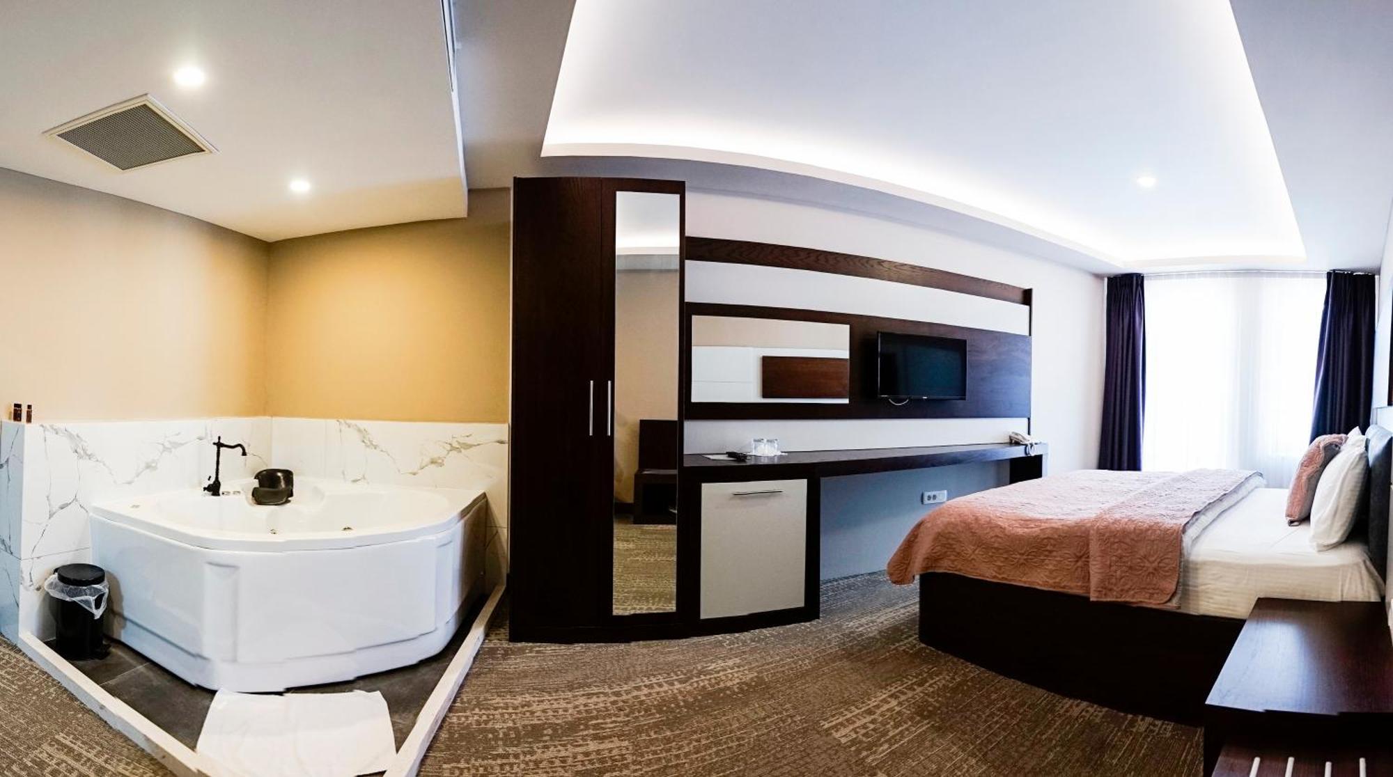 Hotel Prizreni ภายนอก รูปภาพ