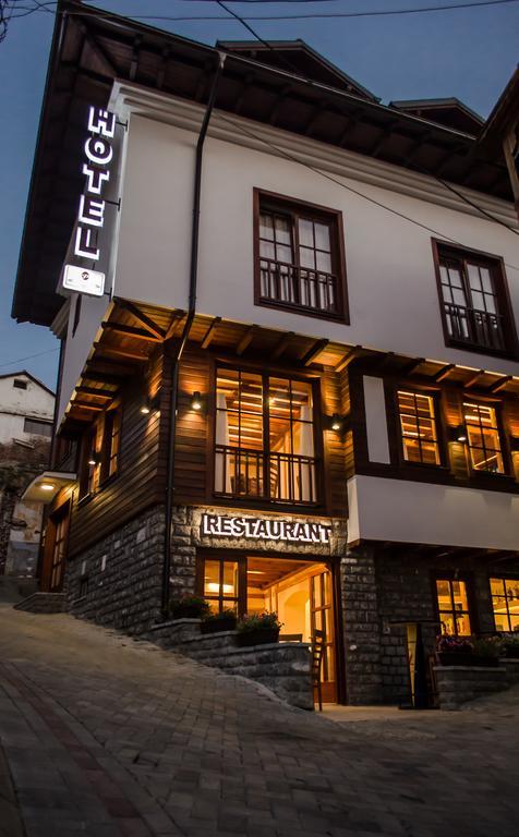 Hotel Prizreni ภายนอก รูปภาพ