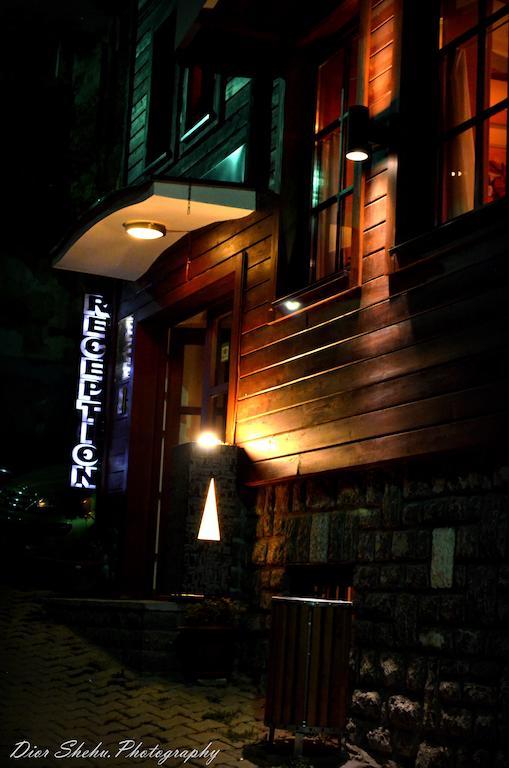 Hotel Prizreni ภายนอก รูปภาพ