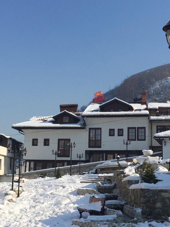 Hotel Prizreni ภายนอก รูปภาพ