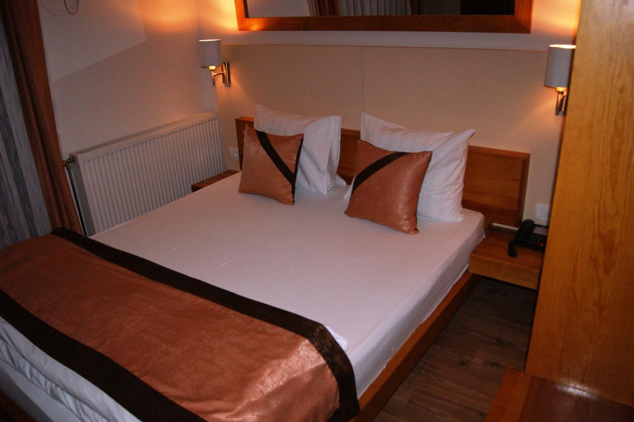 Hotel Prizreni ภายนอก รูปภาพ