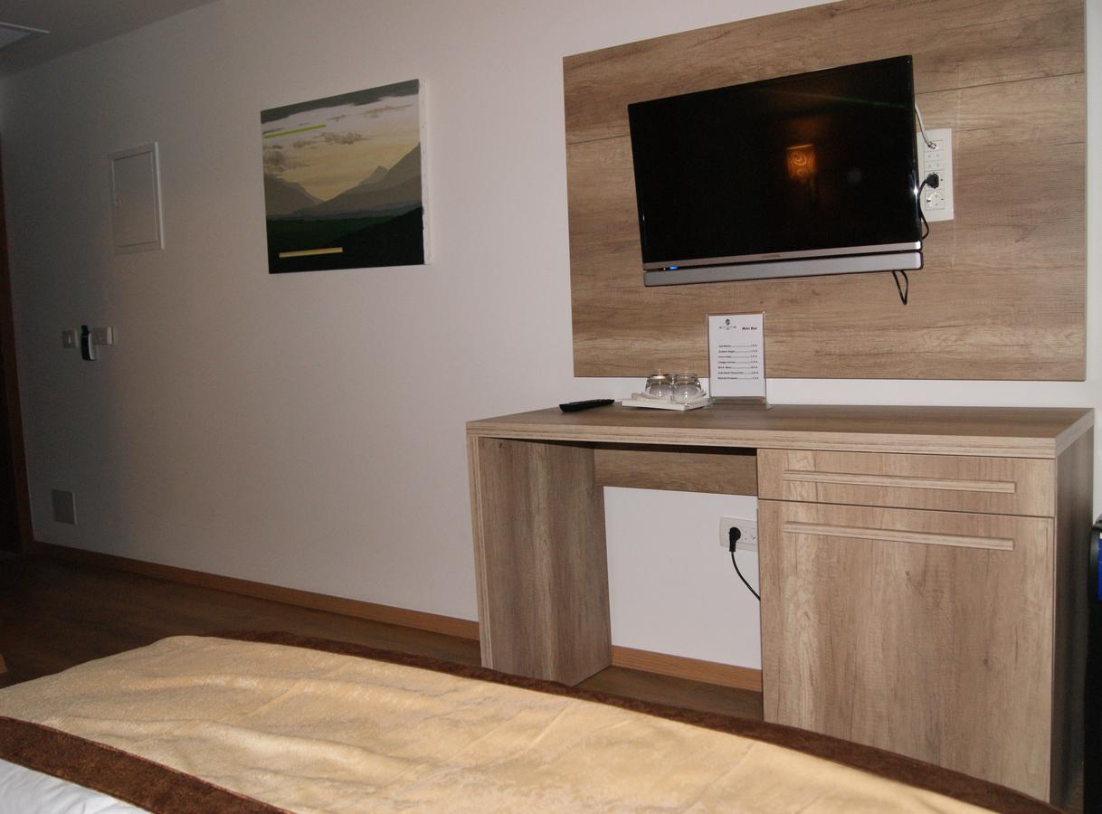 Hotel Prizreni ภายนอก รูปภาพ