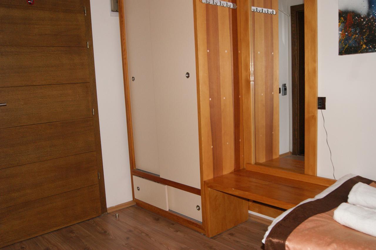 Hotel Prizreni ภายนอก รูปภาพ