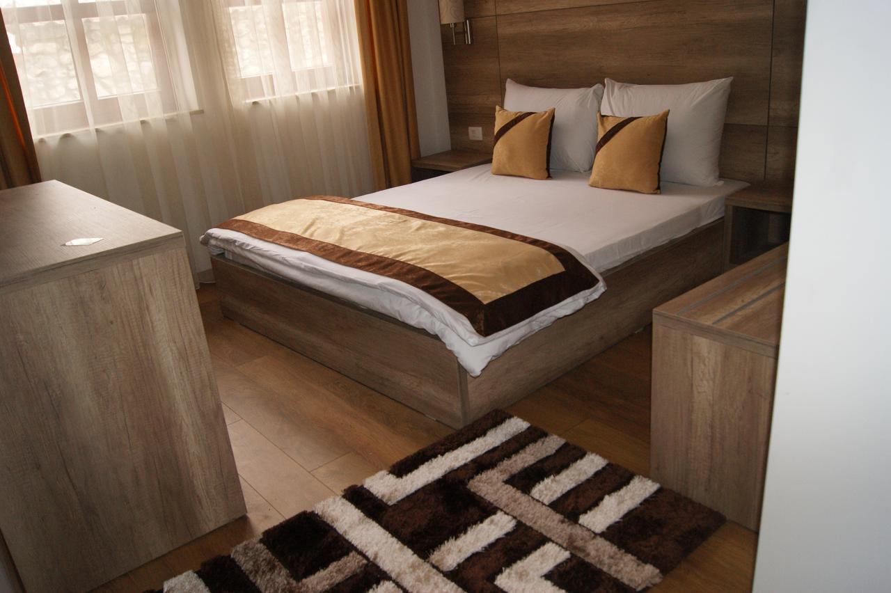 Hotel Prizreni ภายนอก รูปภาพ