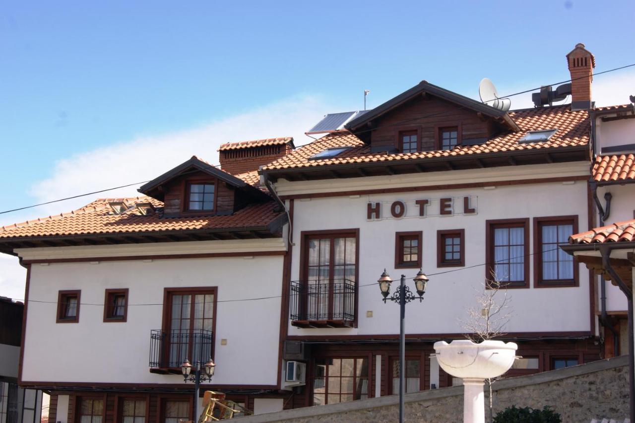 Hotel Prizreni ภายนอก รูปภาพ